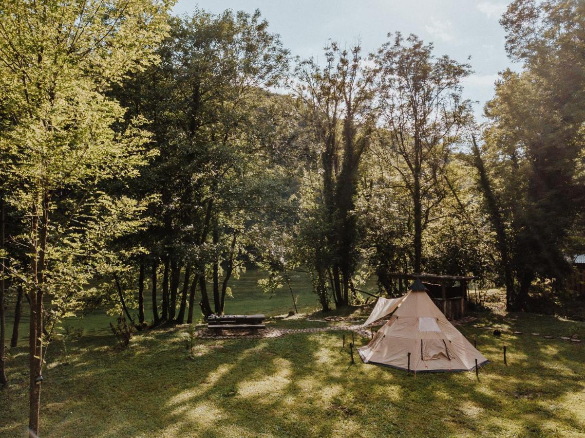 Robinson Camp Kupa - Juratovicki Brig Otel Netretic Dış mekan fotoğraf